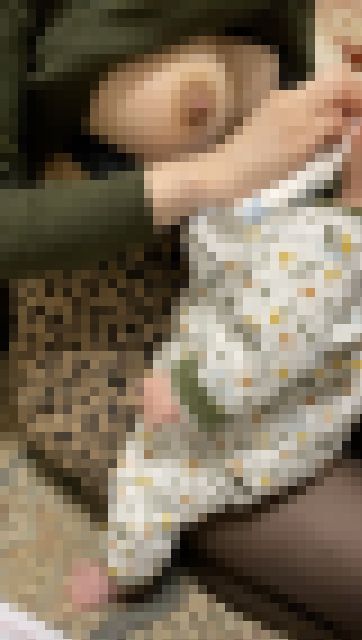 【家庭内盗撮】妻の授乳中おっぱい 隠し撮り動画 4本　サンプル画像3