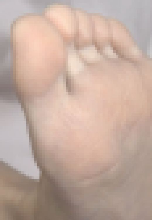 24個撮4K美女足裏接写1　サンプル画像2