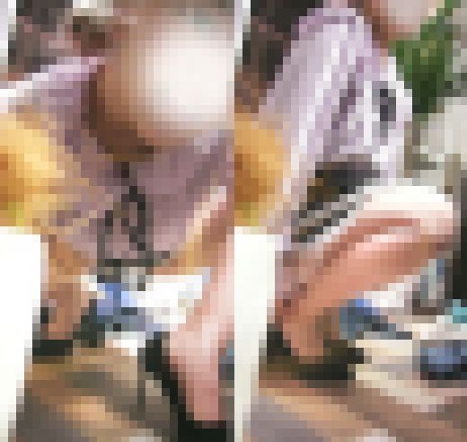 耳元で「　ヘ　ン　タ　イ　♡　」ご褒美ですか？　あどけないあのコの秘密のパンティ　サンプル画像3