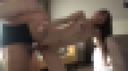 美人の22歳専門学校生が初ハメ撮りで激しいピストンに美巨乳を揺らして何度も絶頂　サンプル画像3