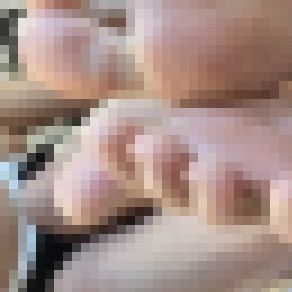【足の裏フェチ】アップで自撮り(スクール水着コスプレ/スレンダー) サンプル画像