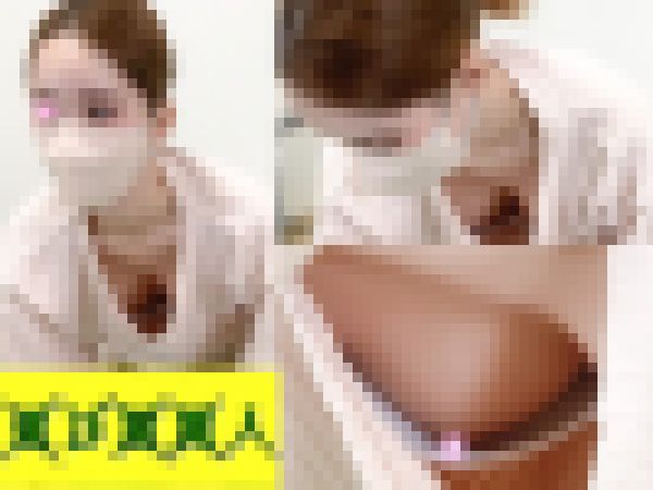 【集荷客胸チラ】美巨乳ハーフ美女/無防備すぎて乳首丸見えでした【パンチラ/胸チラ】 サンプル画像