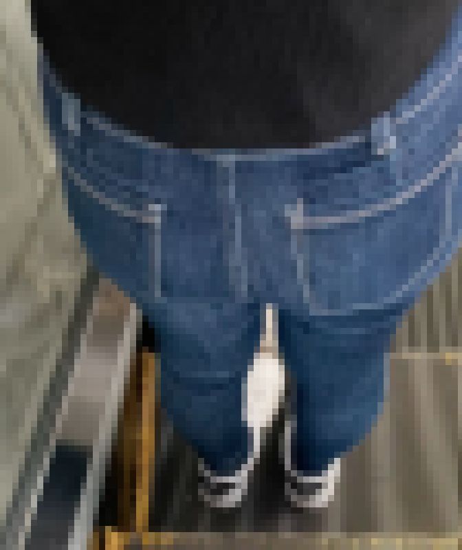 132 可愛い顔してムッチムチなハイウエストスキニー尻 サンプル画像