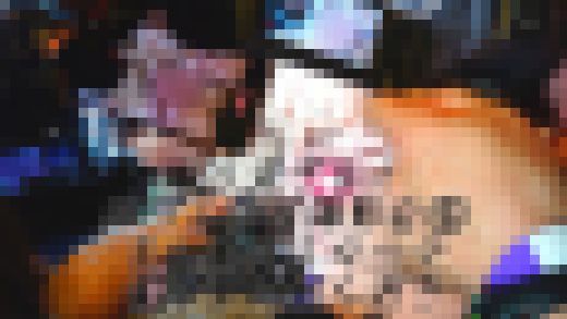 触りすぎる！令和最新ハプニング撮影会⑧まん肉バスターでずぼまん状態ｗ全方位カメコに囲まれた僅かな隙間から見えた奇跡のおま●こ サンプル画像