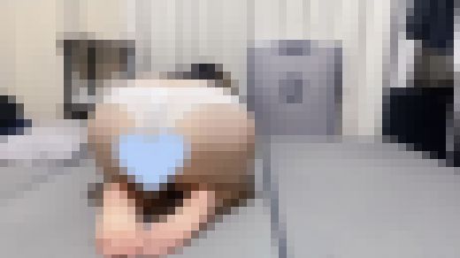 都会のむちむち女子の部屋でくつろぐ姿を撮影成功〜食い込み開脚ド迫力な生お尻〜 サンプル画像1