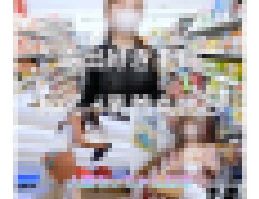 【個人撮影】変態露出肛門丸見えボーリング♪チェーン店でエッチな露出♫目立ち過ぎたコンビニレジ前露出♬3本 サンプル画像