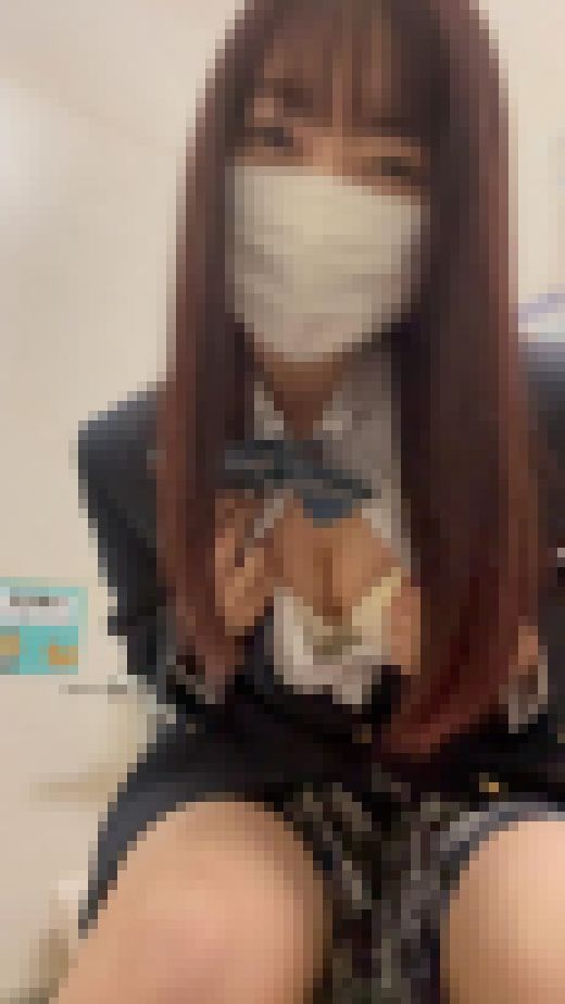 J系盗撮日記129 超大人気！！続・乃○坂級スタイル抜群の超激カワアイドルJ系を電車内とトイレ内で盗撮　サンプル画像3