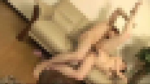 性欲が強すぎるマザコン息子を連れてAV出演を依頼していきた母親 20人　#03　IQPA-084#03　サンプル画像1