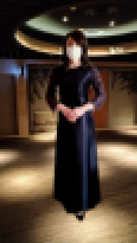 【女装】花嫁の母親に成りきりマザードレスを着用して個室で密かにオナニー　サンプル画像1