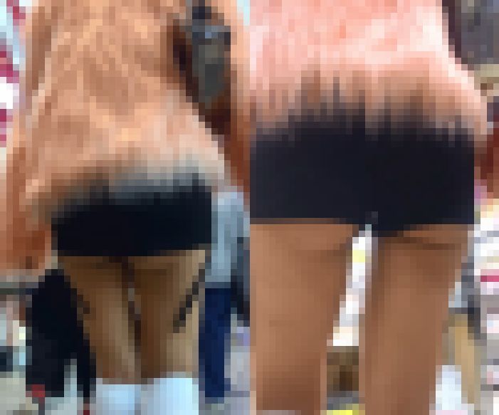 ショートパンツでハミ尻が魅力な美女⑤ サンプル画像