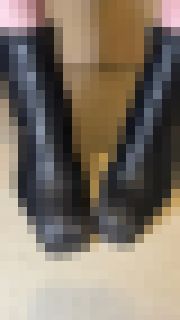 激臭！20歳金髪女子のブーツで蒸れた足の裏　サンプル画像1