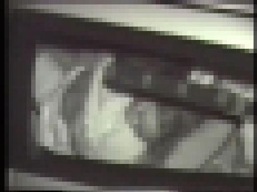 隠し撮り　不自然に揺れる車の中では・・・　サンプル画像2