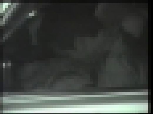 隠し撮り　不自然に揺れる車の中では・・・　サンプル画像3