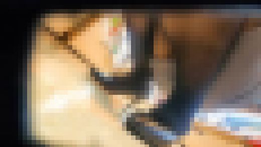 【化粧品店のお姉さん19】超美脚お姉さんの縦じまパンストしゃがみ　サンプル画像2