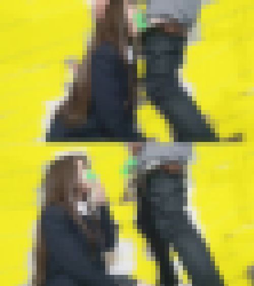 【再販セール10/9迄】J◯二人組を電車内でお触りしてマ◯コ丸出し状態に！一人をトイレに連れ込みイラマチオ＆口内発射！　サンプル画像3