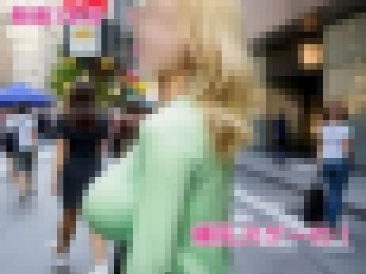 【ユサユサ】着衣巨乳を揺らしながら歩くエチエチな美女たち7人　サンプル画像3