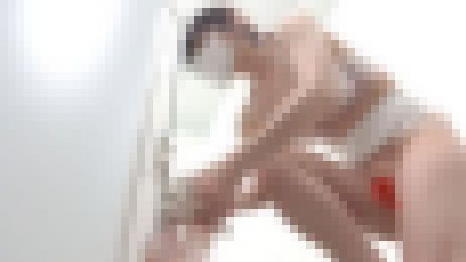 【某大学病院映像③後編】妖艶ベテランナース、パイパン陰部曝け出しの大胆着替え/粘着2日目　サンプル画像2