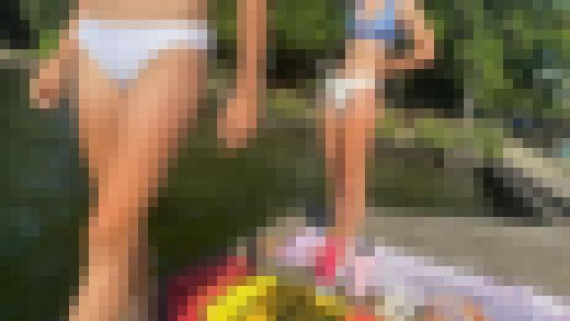 【４Ｋ】ホワイトビキニ美女、二人組　サンプル画像2