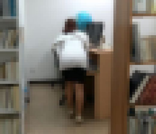 図書館司書を付け回して覗き見 パート10 サンプル画像1