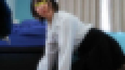 ほっそい脚エロセクシーおねぇさん☆30Dテカテカ黒タイツ(たぶん)越し白Pパンチラガン見バレ サンプル画像3