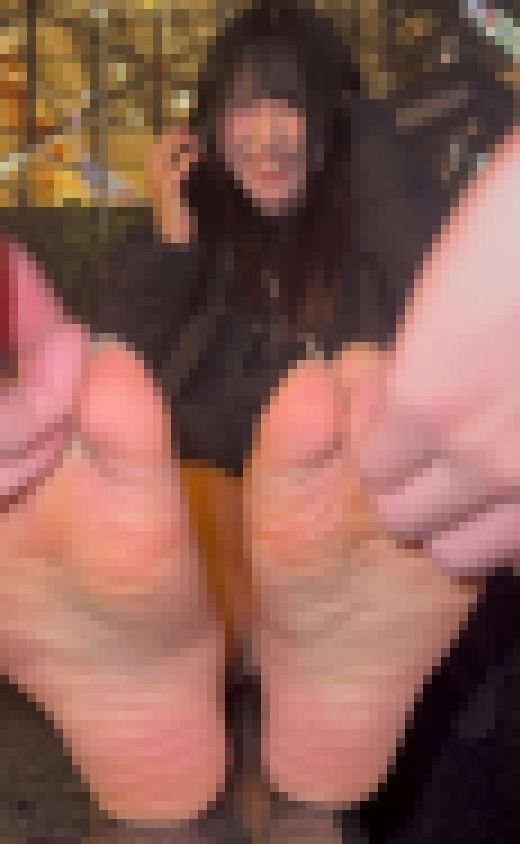 アイドル系美女22.5cm激弱足裏くすぐり！5分20秒　サンプル画像1