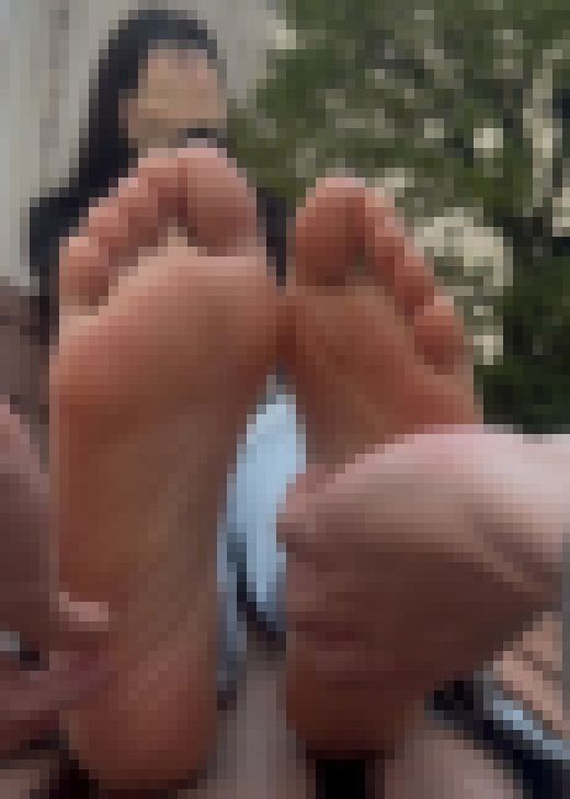 178cm！浜辺美波似美女激弱26cm足裏くすぐり足比べ！5分33秒　サンプル画像2