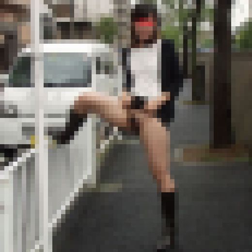 素人投稿写真集「人に見られてもぜんぜん大丈夫ですよ」余裕で外で裸になる顔バレNGの高身長美人女子大生さん 莉歩vol02 zi　サンプル画像2