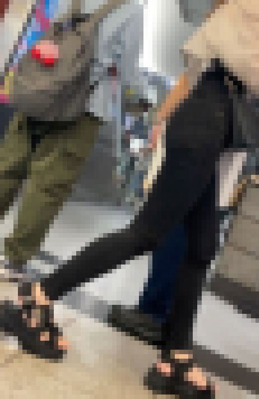 172 魅惑のスキニー美女 サンプル画像1
