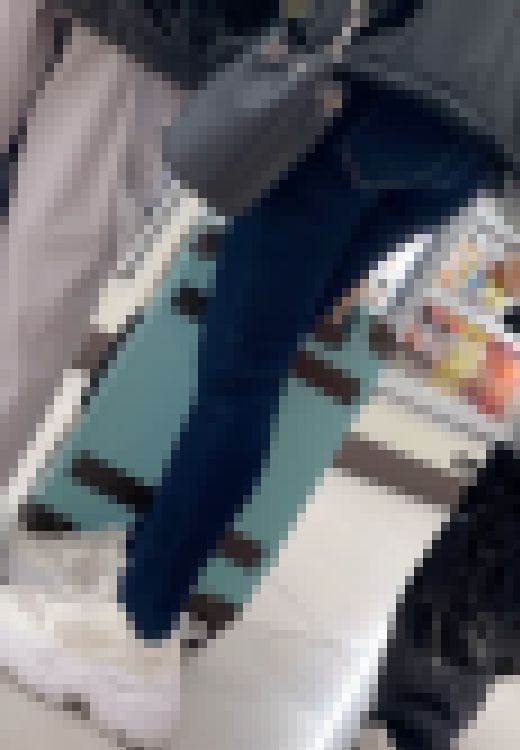 172 魅惑のスキニー美女 サンプル画像3