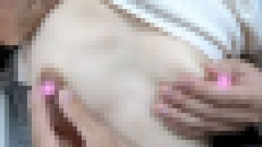 超絶美女と再会。美乳揉みパイパンおマンコ手マン責めで密室内で絶頂。　サンプル画像2