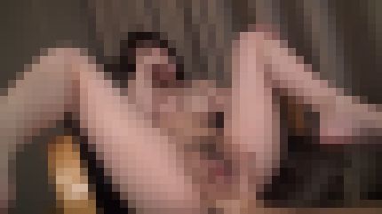 色白美巨乳の20歳女子大生が巨根で膣奥がガンガン突かれ感じ過ぎてフラフラになる　サンプル画像2