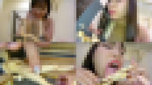 【巨大娘】1人で貸切露天風呂に来たら、突然謎の空間に縮小転送!?バスタオル1枚のエッチで巨大な女将さんが現れて...!?【南條彩 サンプル画像1