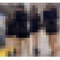 黒のタイトミニスカがセクシーなギャル2人組 サンプル画像