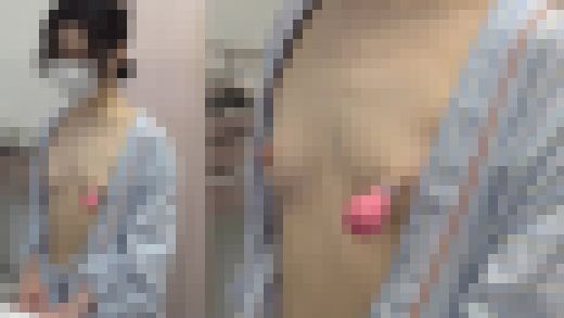 ｛猥褻診察カルテ#26}ぬるぬる乳首責めに本気イキ！スレンダー美女OLさんとぽっちゃり人妻さん　サンプル画像3