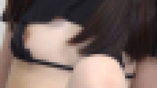 ［お絵描き教室/胸チラ㉑］陰毛ハミ毛ハプニング！貧乳女子大生セミヌード！人妻乳首チラ ２名　サンプル画像2