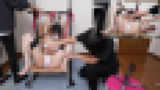 「や〜だ〜!」恥ずかしいM字固定のくすぐりで機嫌を損ねても快楽くすぐりでしっかり昇天する女子さん(完全オリジナル) サンプル画像3