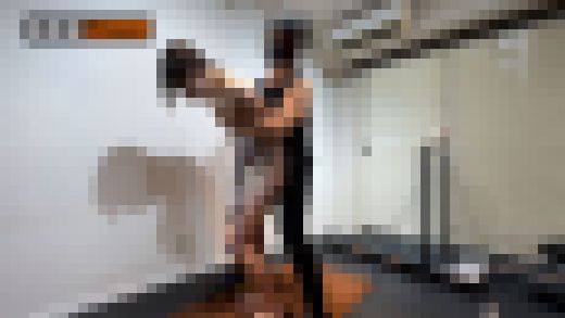 もう逃げられない【全身ラッピング固定】クリームでテカるボディに欲求爆発！美女に跨り独占セクハラ！　サンプル画像3