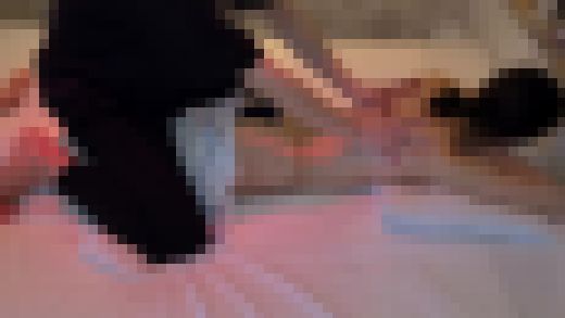 【小柄メンエス嬢】マッサージでビクビク感じちゃうメンエス嬢。　サンプル画像1