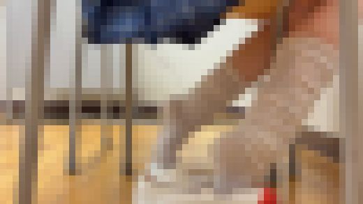 ルーズソックス靴脱ぎ　サンプル画像2
