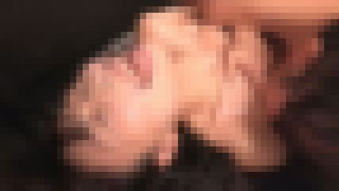 くすぐり大好きの変態オヤジ４人がかりに弄ばれ潮吹きながら笑い転げイキまくる美女 サンプル画像