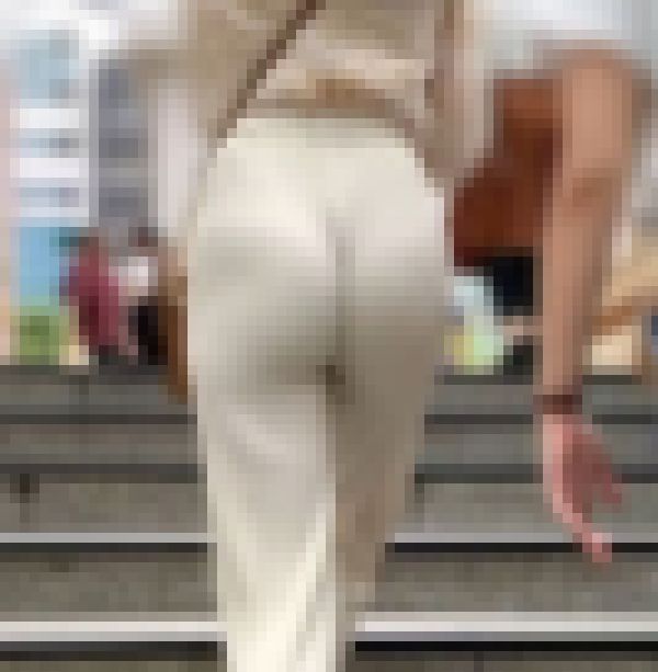 《マシュマロ級！超柔らかそうな美巨尻》 サンプル画像