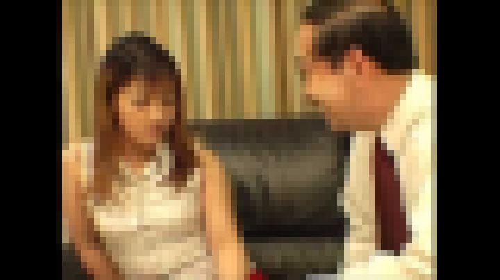 ◆息子の嫁の日々の生態を見て、現役を過ぎたはずの下半身がムクムクと大きくなる年老いた義父が…　高樹典子 26歳の場合 サンプル画像