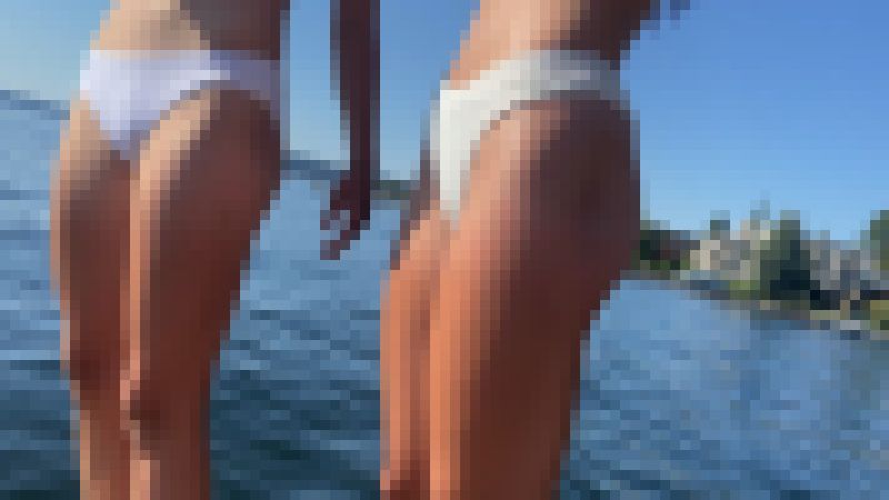 【４Ｋ】ホワイトビキニ美女、二人組 サンプル画像