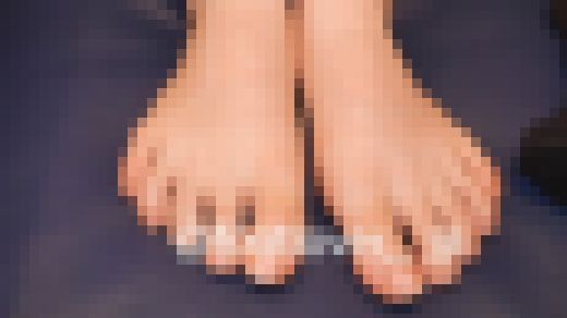 【動画】JD3ちゃんのレースアップシューズで蒸れた黒ソックス！糸くず大量付き素足！パンチラ！　サンプル画像3