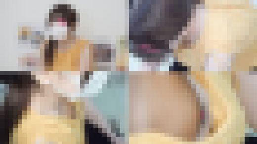 ＃66【陶芸中の胸チラ】胸元ガバ開きJDぁ＂人妻の僅かな隙間から豊満胸ちら！！合計2名　サンプル画像1