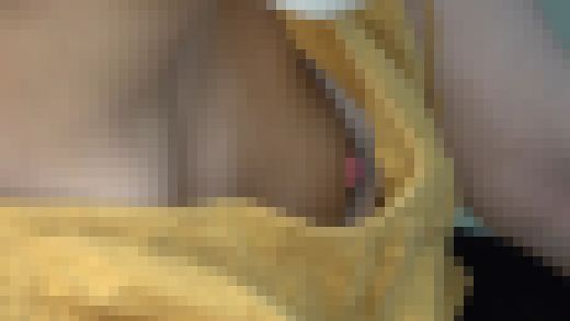 ＃66【陶芸中の胸チラ】胸元ガバ開きJDぁ＂人妻の僅かな隙間から豊満胸ちら！！合計2名　サンプル画像3