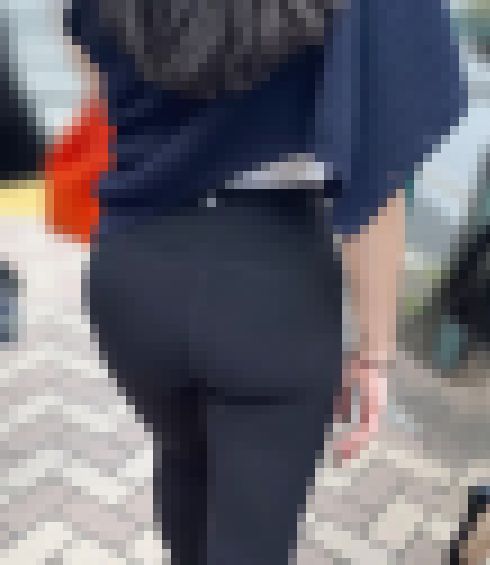 《流石の丸み！ちょうど良い柔らかさのレギンス美尻》 サンプル画像