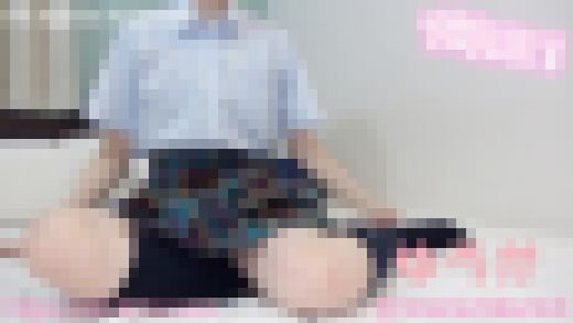【超絶モデル級スタイルゆうかちゃん18さい処女】いやほぼ線！wぎゅいーんって引っ張たらダメｗあー見えちゃったｗ　サンプル画像1