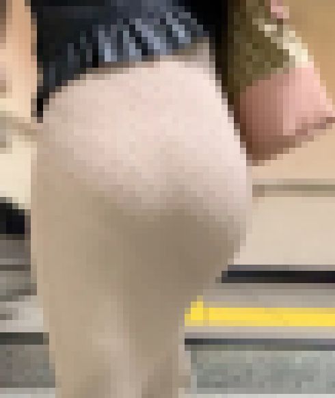 《とことん優しそうな、いいとこの奥様風モデルのモッコリ美尻》 サンプル画像