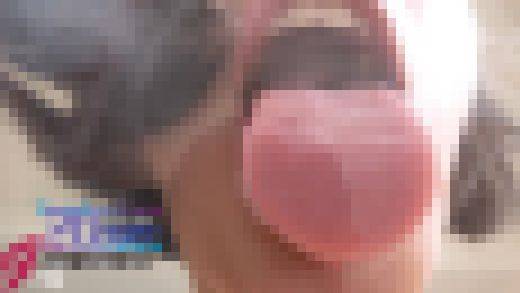 ねっとり舐め痴女・明歩の舐めテク舌接写！ディルドフェラレンズ舐め　サンプル画像1